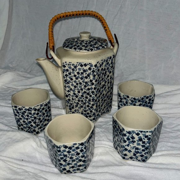 Vintage Uwade Kyusu (Japaneses Teapot) Blue and White Porcelain w Rattan Handle - Picture 1 of 7